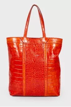 Bright leather bag with reptile embossing