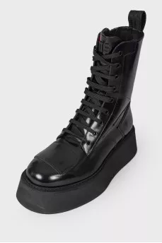 Massive platform shoes with tag