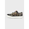 Children's sneakers with eyelets