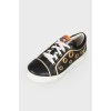 Children's sneakers with eyelets