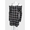 Open shoulders checked dress