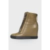 Olive chain boots