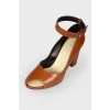 Half-open toes shoes