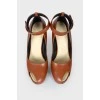 Half-open toes shoes