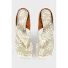 Mully with print, on a stiletto