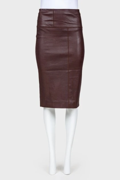 Leather skirt of a straight cut