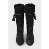 Suede boots with keychain