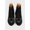 Velvet boots with a patch on the toe