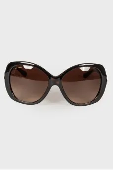 Sunglasses with rhinestones