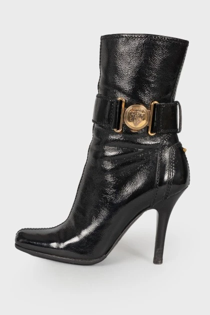 Low  patent leather boots