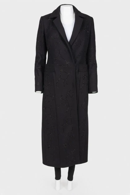 Fitted coat with beads