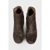 Ankle boots with patent heel