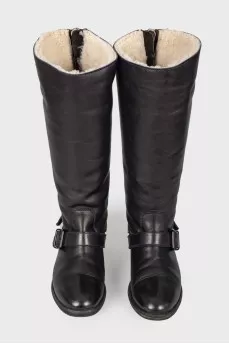 Low-heeled boots with belt buckle