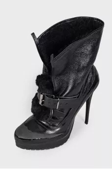 Combined fur ankle boots