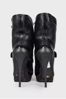 Combined fur ankle boots