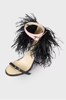 Pumps with chunky heels feathers