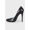 Classic leather heels 