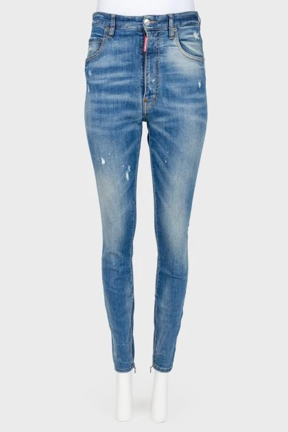 Ripped and distressed skinny jeans