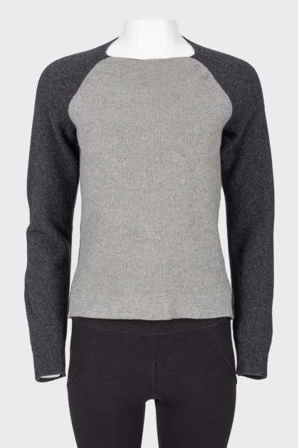 Sweater in two colors