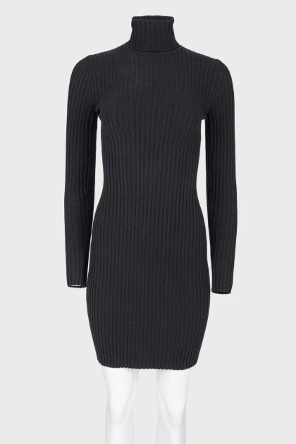 Fitted black dress