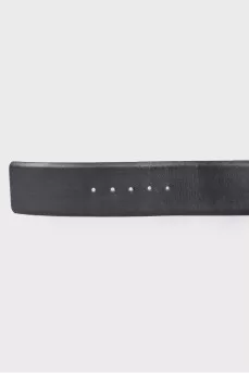 A wide leather belt