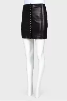 Leather skirt on buttons