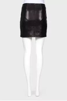 Leather skirt on buttons
