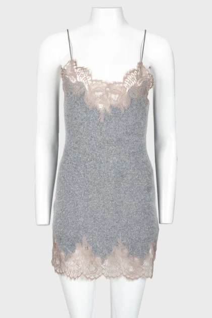 Insulated dress with lace
