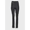 Jeans with zero clasps