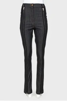 Jeans with zero clasps