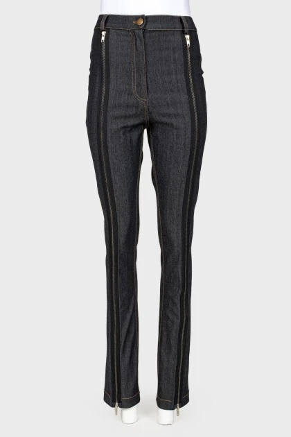 Jeans with zero clasps
