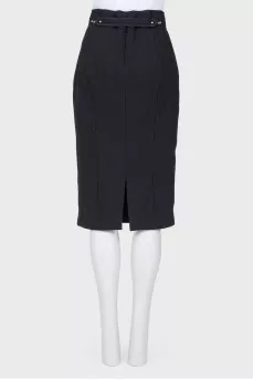 Straight skirt with clasps