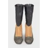 High-heeled boots