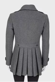 Серое пальто с двубортным воротником