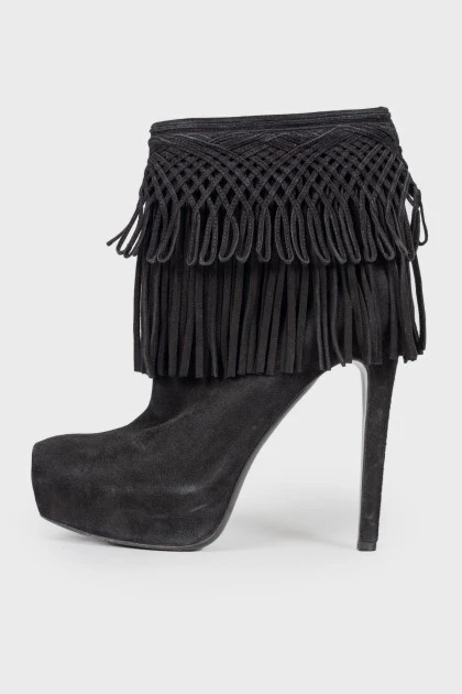 Fringed suede ankle boots