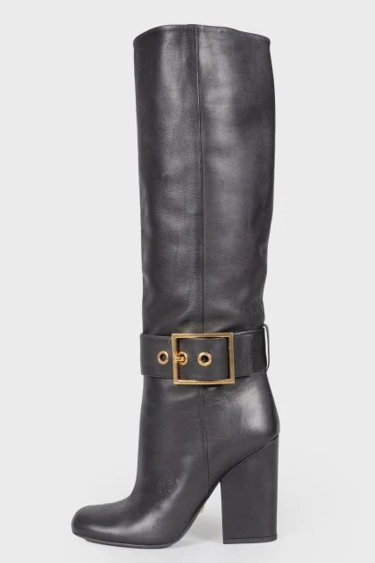 Leather boots with a strap